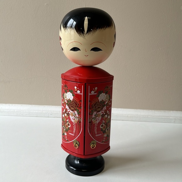 Other - Japanese Kokeshi Lacquer Crafted Colorful Flower Doll that opens up to 3 mirrors